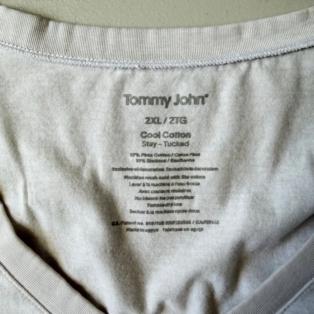 Tommy John‎ Cool Cotton Stay-Tucked V-Neck Undershirt Mens 2XL Short Sleeve